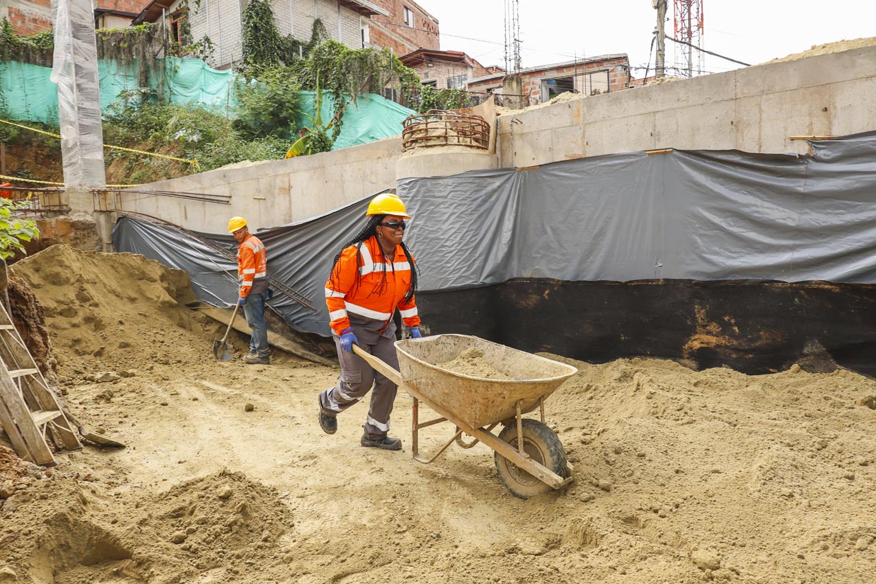 Mujeres que construyen ciudad | Lilian Mosquera | Obras en Buen Comienzo La Libertad Mujeres que construyen ciudad | Lilian Mosquera | Obras en Buen Comienzo La Libertad