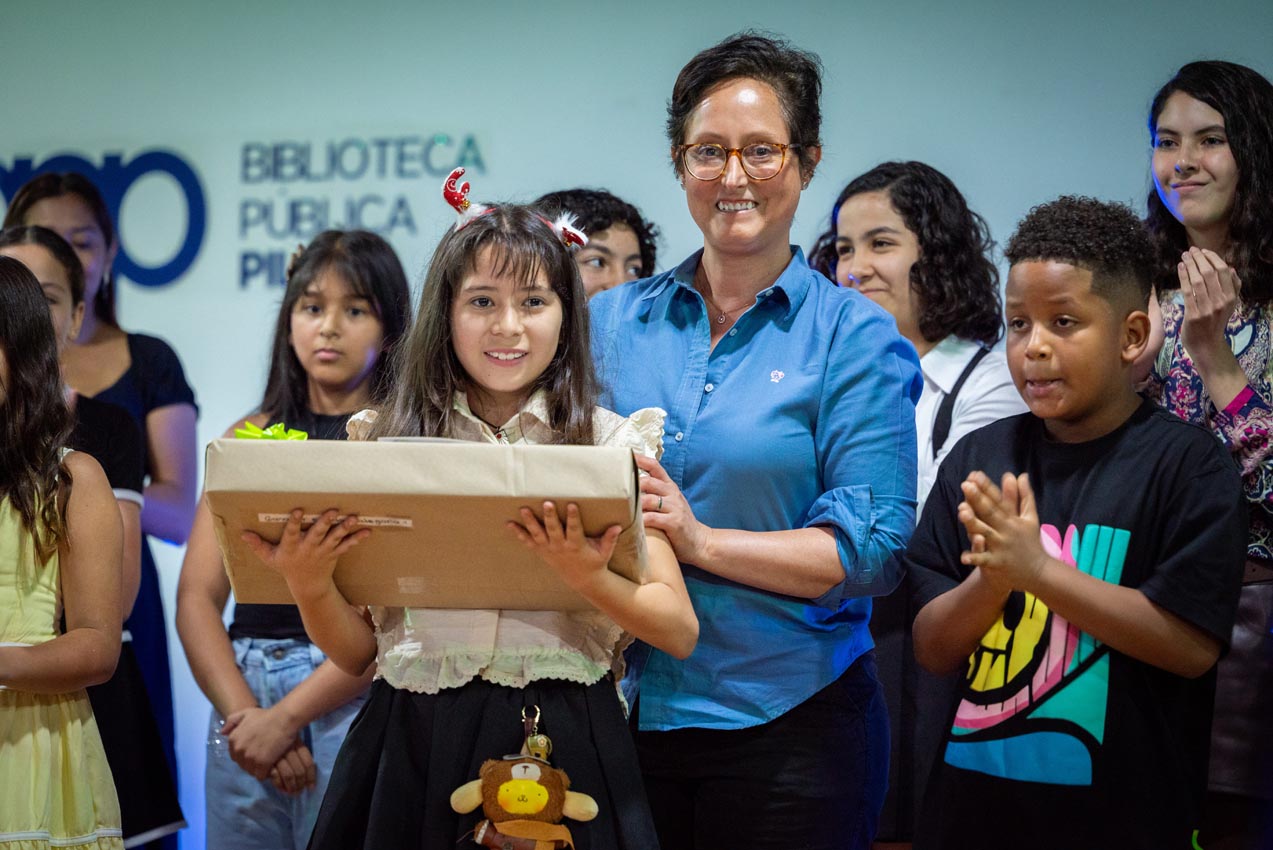 Abril, la prima de Joan, es la más reciente ganadora del Concurso de Cuento Infantil Pedrito Botero, organizado por la Biblioteca Pública Piloto
