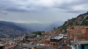 Imagen Medellín ordena su crecimiento para reducir riesgos