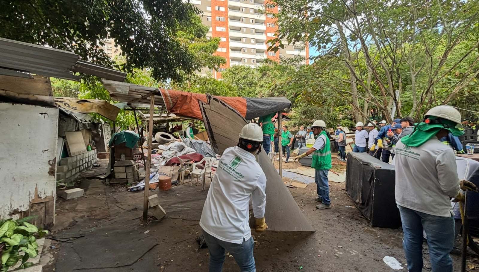 Imagen Operativo en La Escombrera desmonte construcciones ilegales (4)