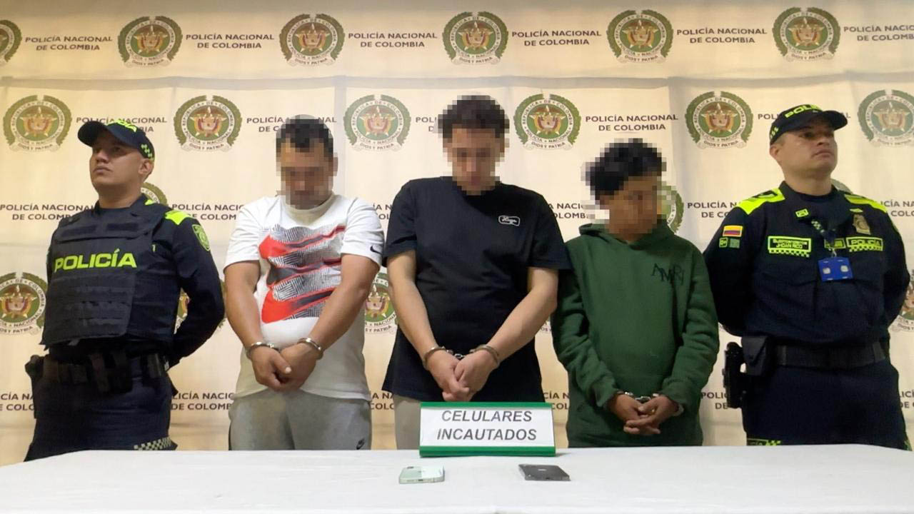 Imagen de red de fleteros capturados con policías