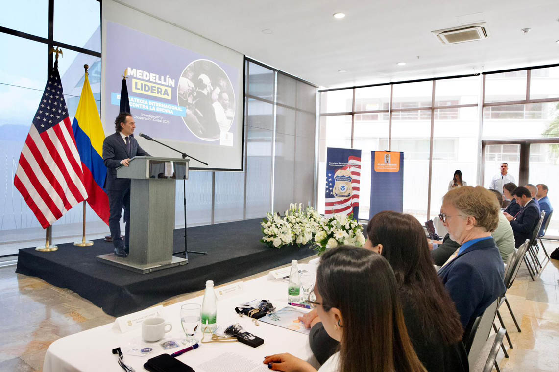 Alcalde Federico Gutiérrez en intervención en evento con delegación de Estados Unidos Imagen del Alcalde Federico Gutiérrez en intervención en evento con delegación de Estados Unidos