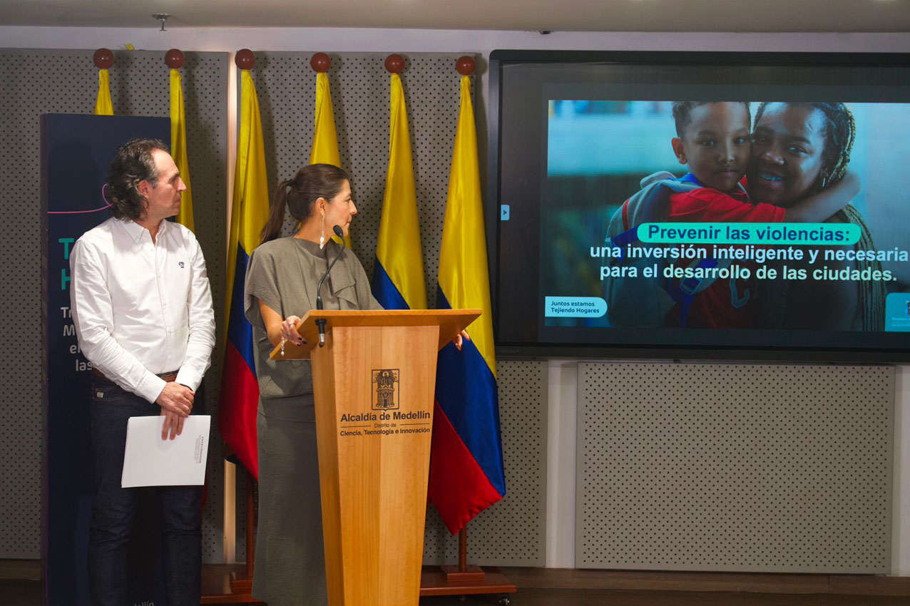 Alcalde de Medellín Federico Gutiérrez y primera dama Margarita Gómez Imagen Alcalde de Medellín Federico Gutiérrez y primera dama Margarita Gómez(3)