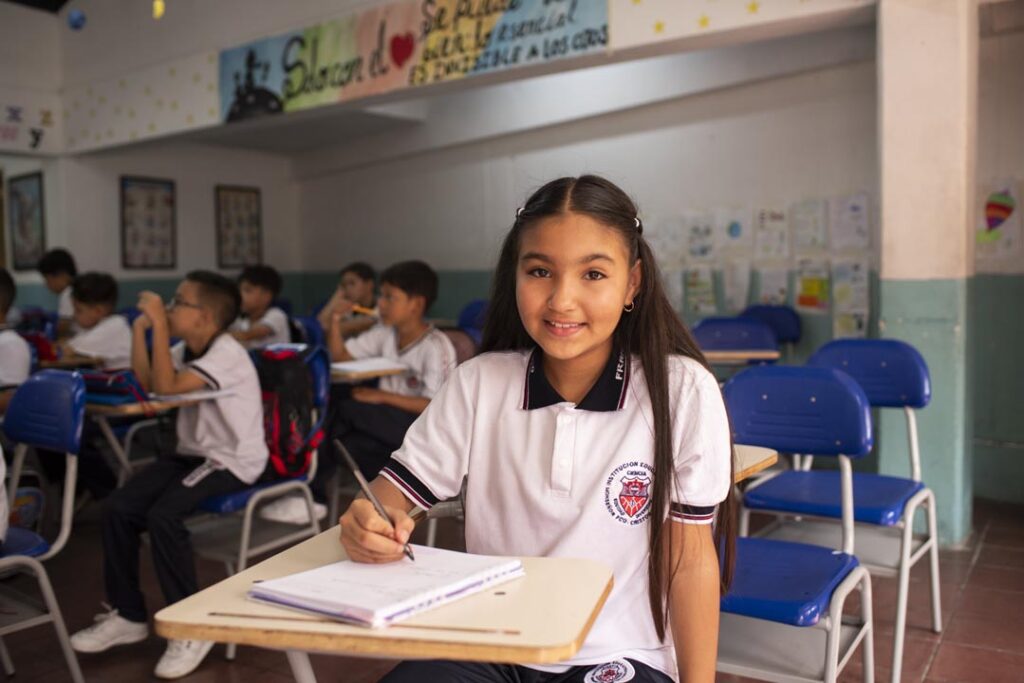 Emily en clase Imagen Emily profes