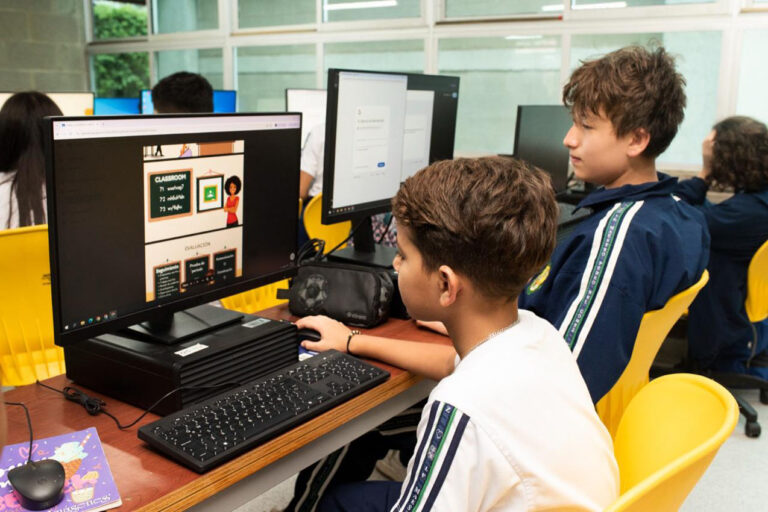 Imagen Evaluación del Ministerio de Educación muestra calidad educativa de Medellín (4)