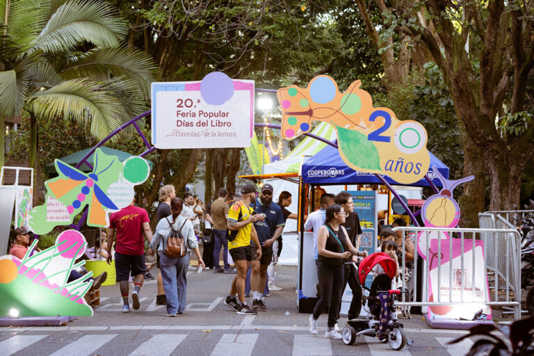 Imagen Feria Popular Días del Libro (6)