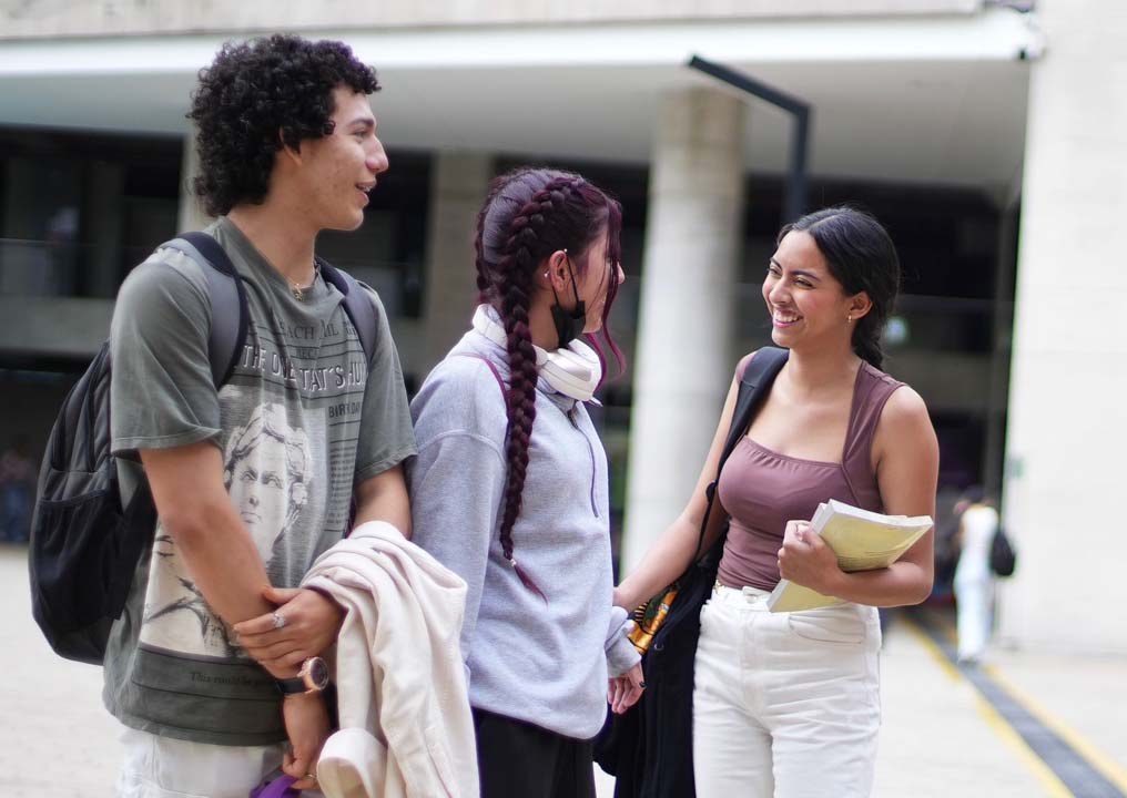 Imagen Sapiencia conecta a 17 estudiantes con el mundo (4) - copia