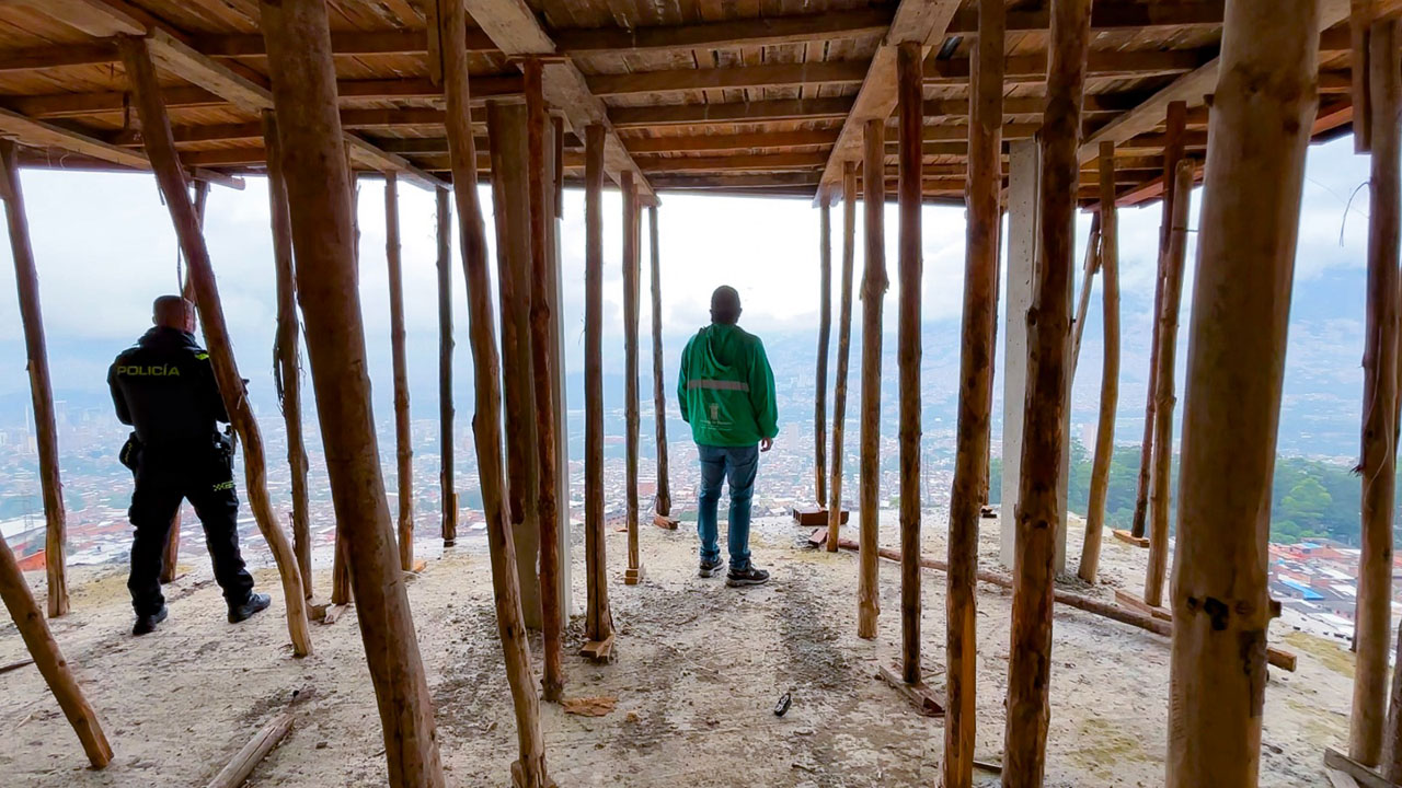 Imagen construcción irregular de casas en el nororiente de Medellín (1)