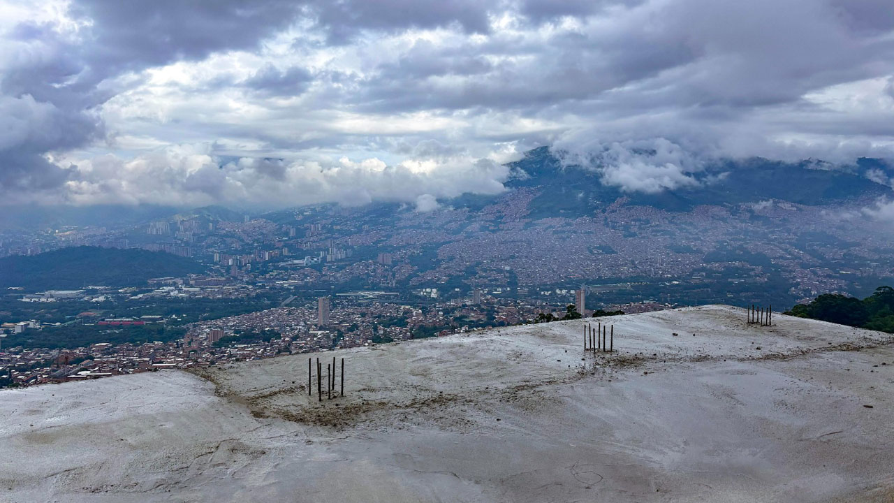 Imagen construcción irregular de casas en el nororiente de Medellín (2)