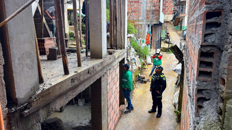 Imagen construcción irregular de casas en el nororiente de Medellín (3)