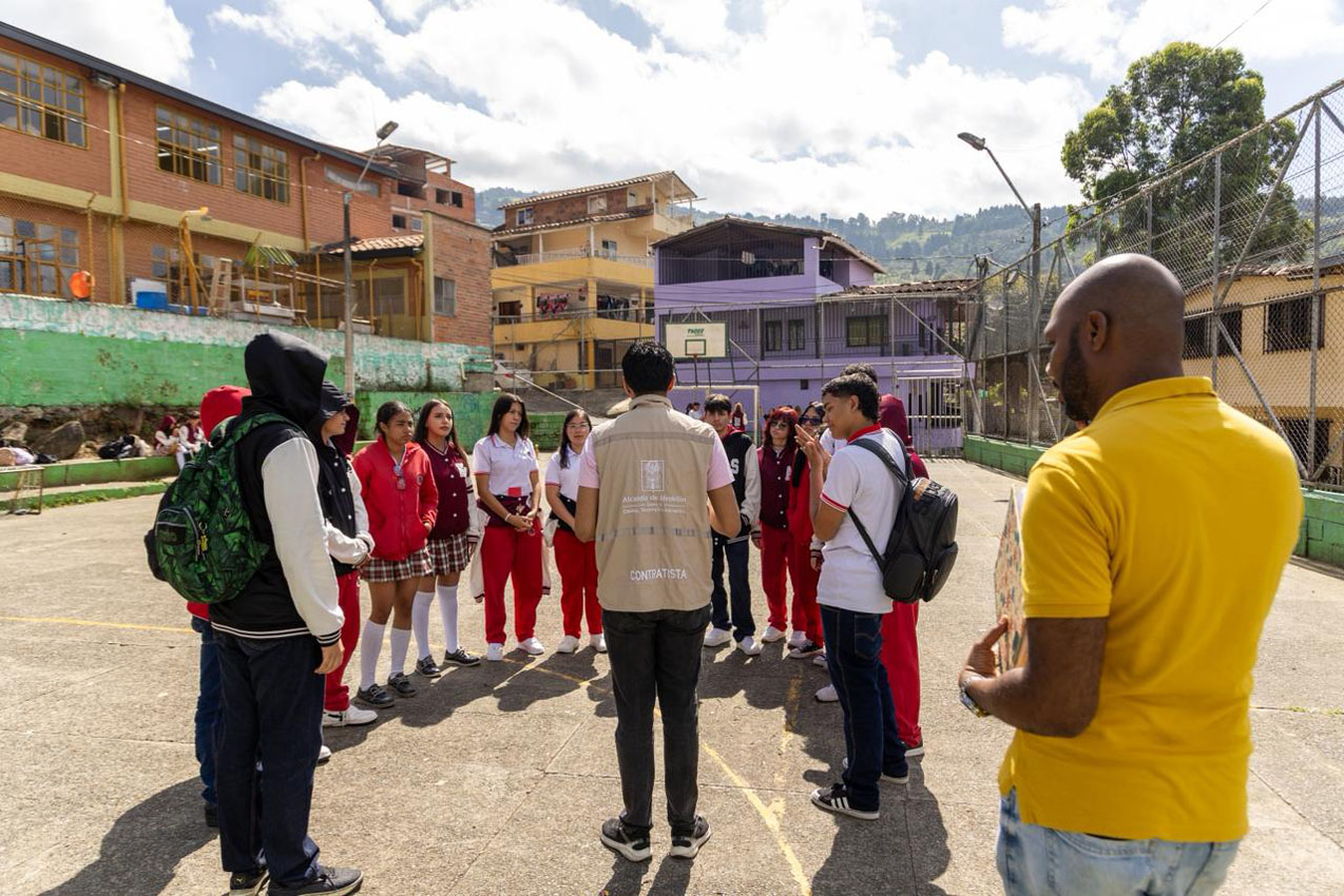 Imagen estudiantes de San Cristóbal 3