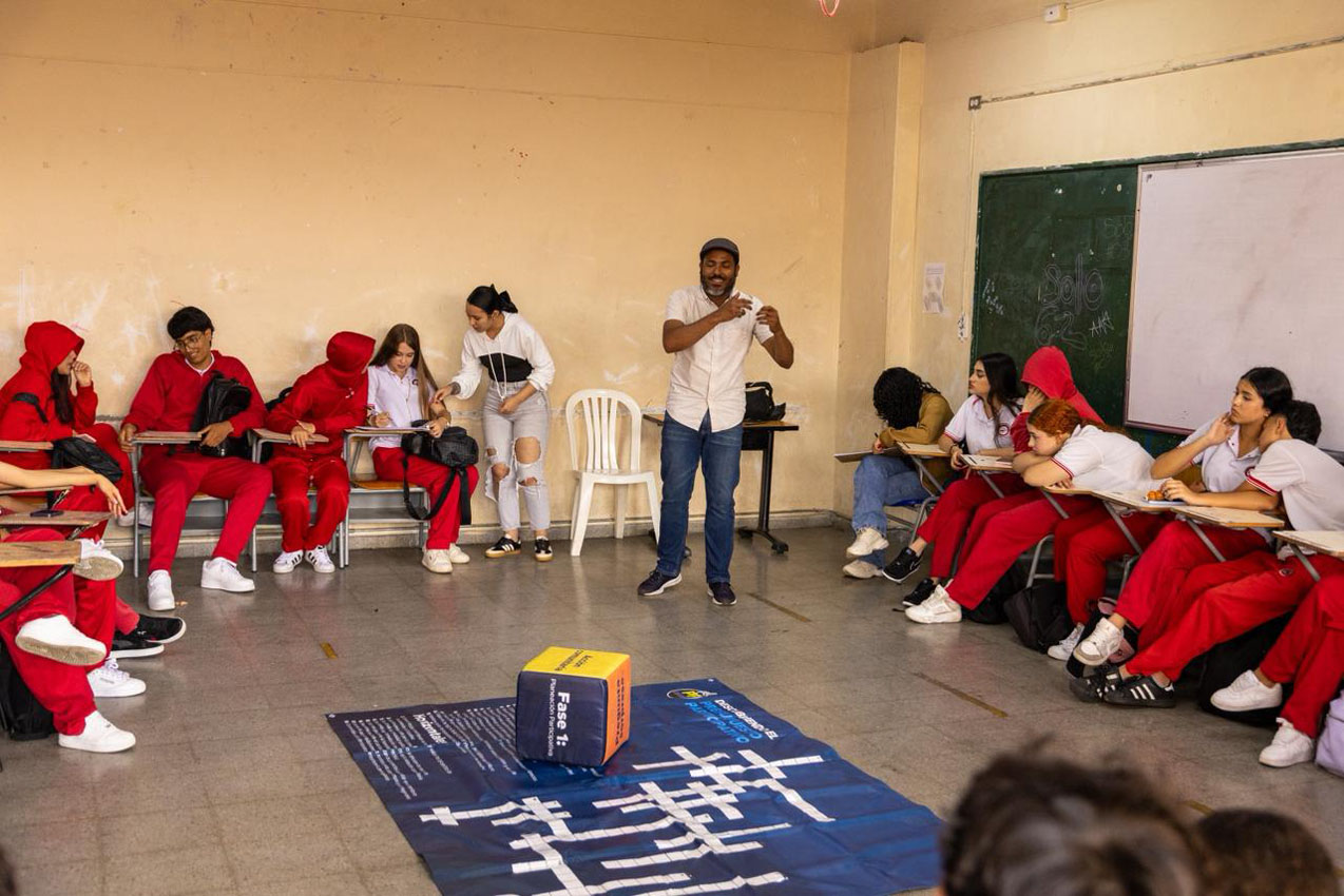 Imagen estudiantes de San Cristóbal portada