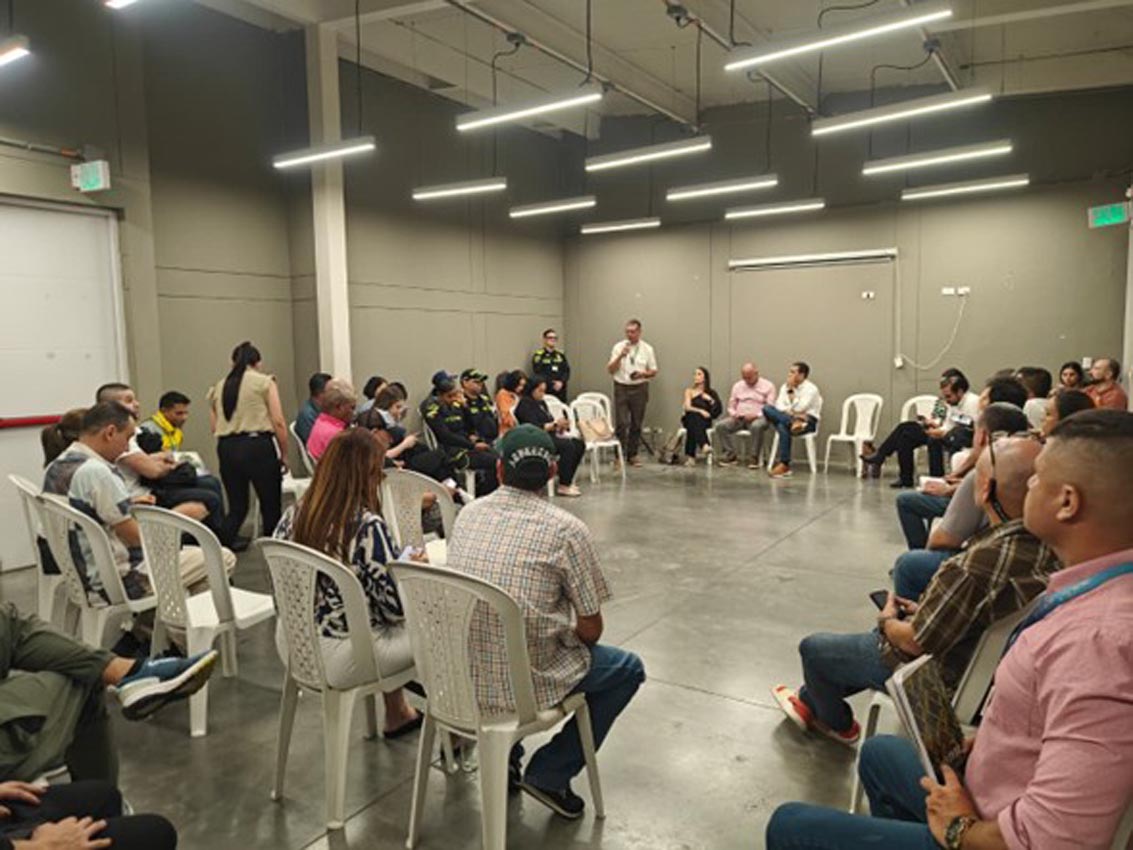 Encuentro con comerciantes