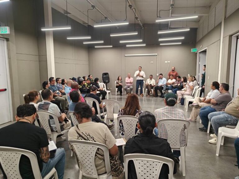 Encuentro con comerciantes