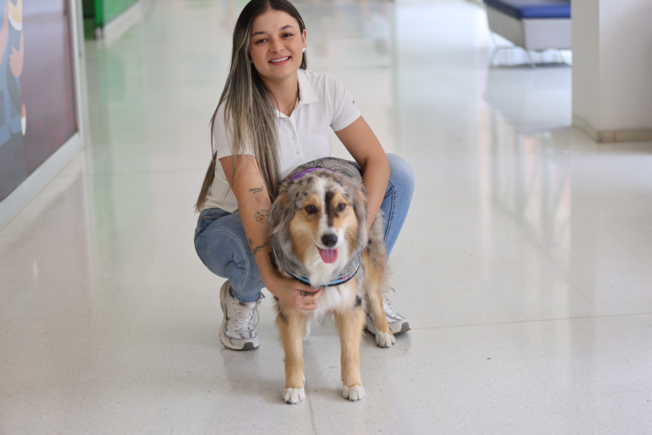 Visita de perros a hospital Infantil- En Medellín hay huellitas peludas