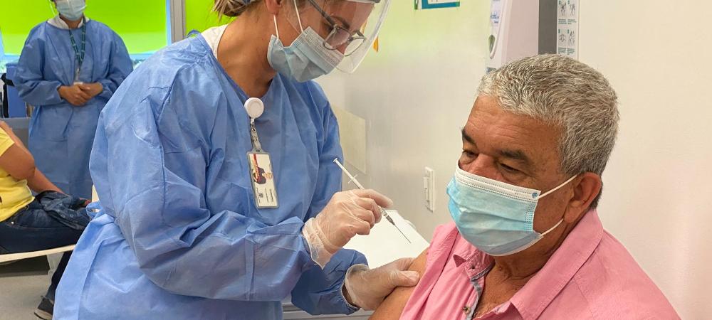 La Alcaldía de Medellín habilita puntos extramurales de vacunación en Popular, Santa Cruz y Aranjuez