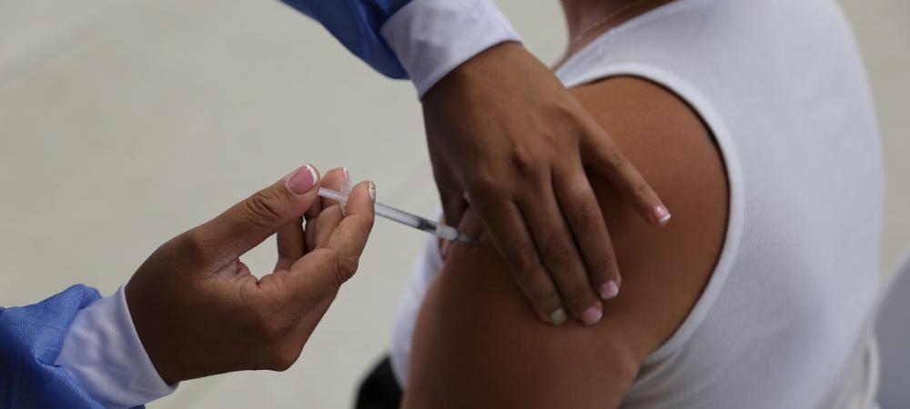 Medellín inicia vacunación contra covid-19 en personas de 35 a 39 años