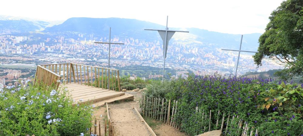 10.000 personas se beneficiarán mensualmente con las nuevas luminarias del Cerro de Las Tres Cruces