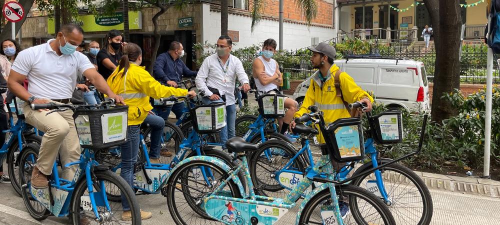 Con los recorridos turísticos “EnCicla en el Centro de Medellín es un Parche”, se celebran diez años del sistema de bicicletas