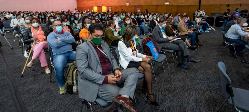 Expertos y autoridades nacionales e internacionales se reúnen en Medellín para hablar sobre la pandemia y el desarrollo