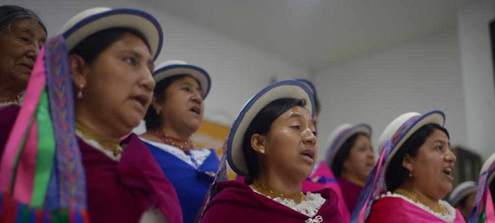 Una Unidad Móvil recorre las calles de Medellín llevando esperanza a la población indígena