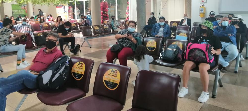 El Aeropuerto Olaya Herrera y las terminales de transporte de Medellín extreman protocolos de bioseguridad para la temporada de fin de año